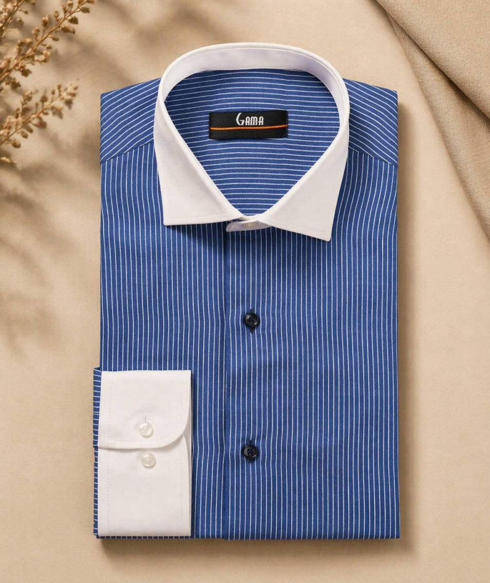 Cămașa albastră cu dungi albe