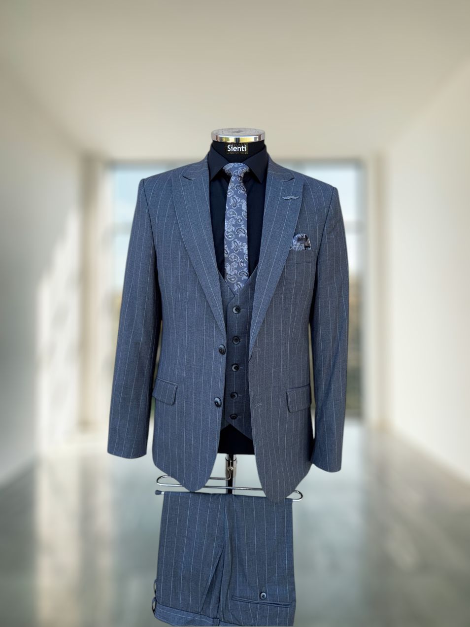 Costum gri închis cu dungi fine - C5018