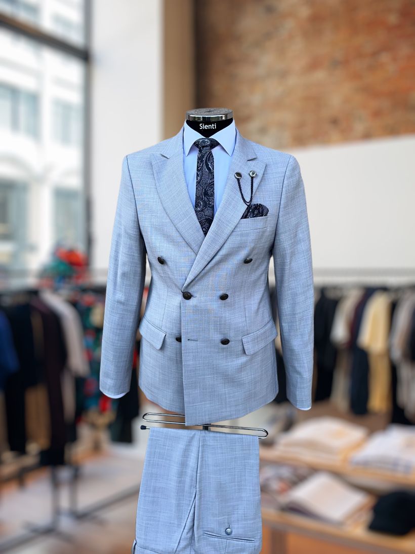 Elevând Eleganța: Secretele unui Costume Bine Croit